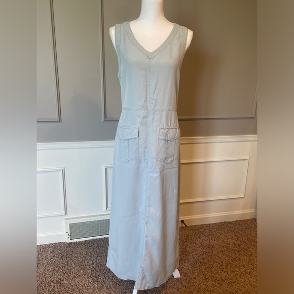 Eddie Bauer Dresses & Skirts - Eddie Bauer tencil denim sleeveless v neck teacher pockets maxi dress size S